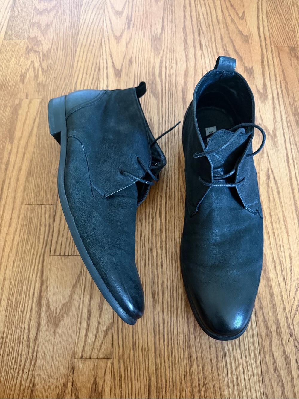 Steve Madden Black Men's Chukka Lace-Up Boots - Sleek Leather